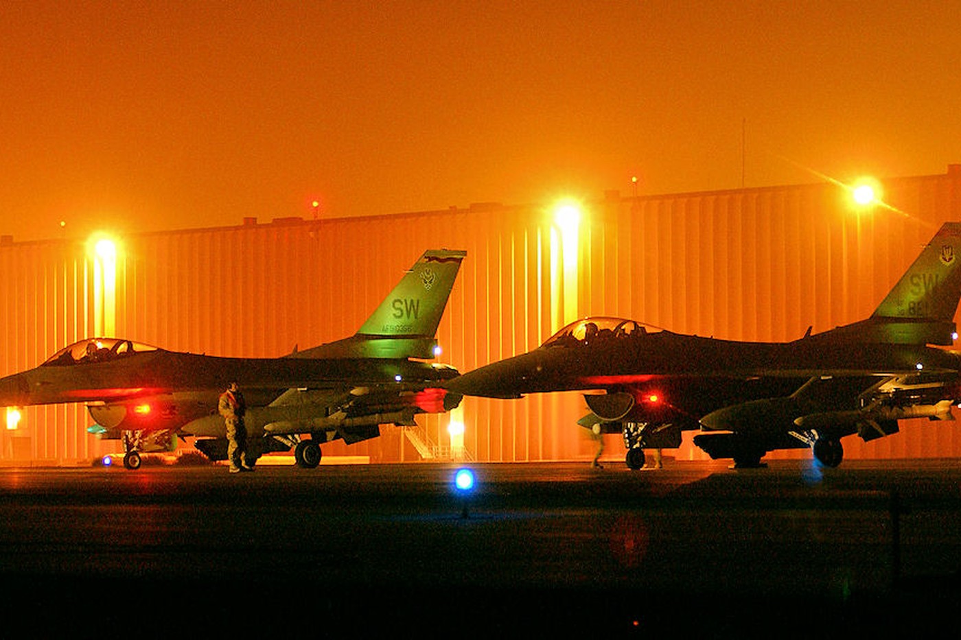 F-16 Fighting Falcon: конструкція, модернізації та система експлуатації